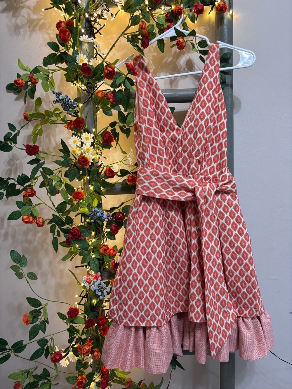 Eva Franco Alexa Fit & Flare
Dress‎ Birds of Paradise
Ruffled Hem Size 4